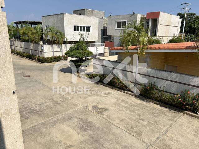 #994 - CONJUNTO CERRADO para Venta en Ciudad Ojeda - V