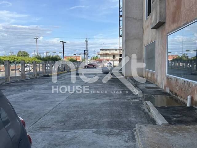 Alquiler en Av. 34 - Ciudad Ojeda