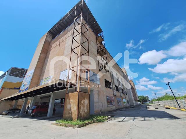 Venta en Av. 34 - Ciudad Ojeda