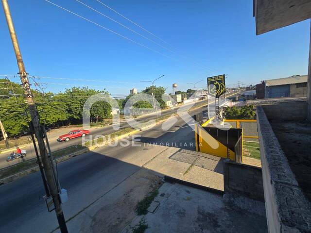 EDIFICIO COMERCIAL para Venta en Cabimas - 3