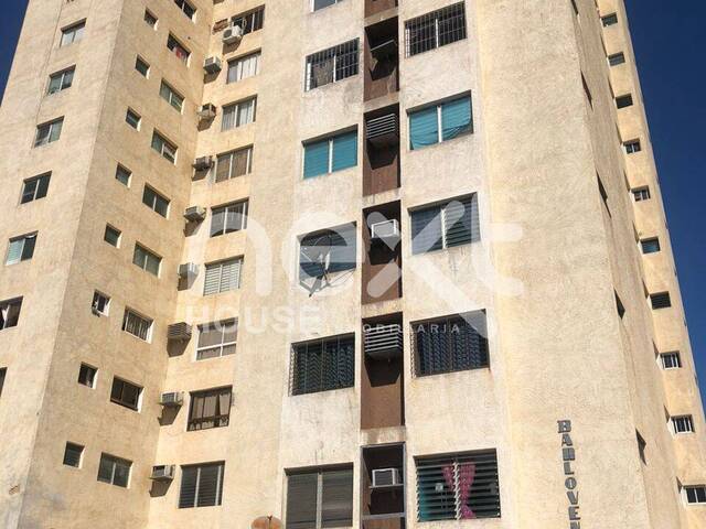 APARTAMENTO para Venta en Maracaibo - 4