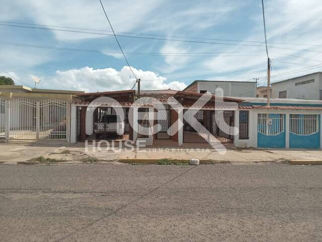 #2715 - CASA para Venta en Maracaibo - V