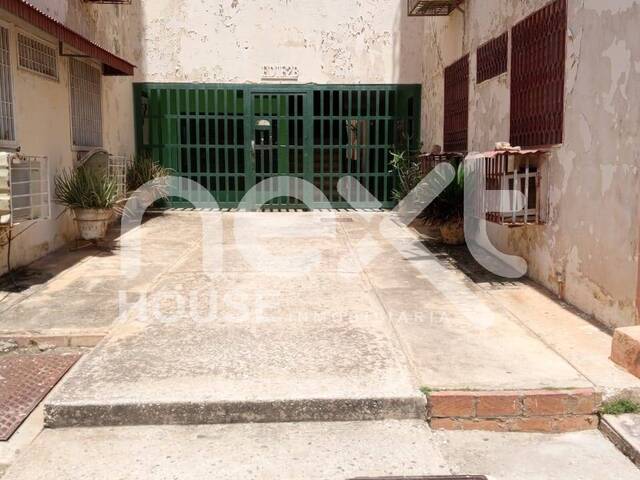 #2758 - APARTAMENTO para Venta en Maracaibo - V