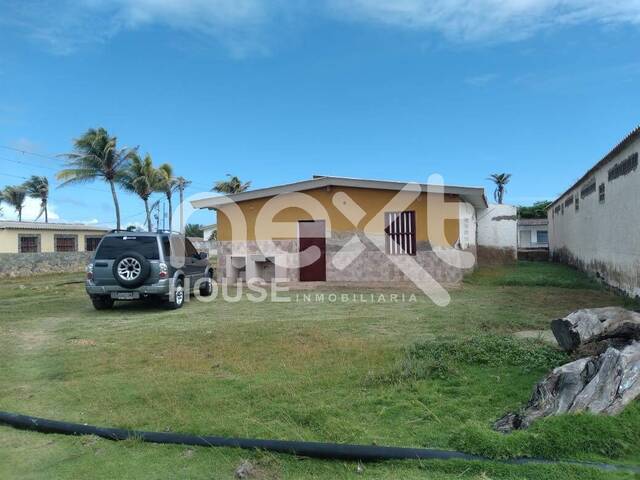 #3878 - CASA para Venta en Falcón - I