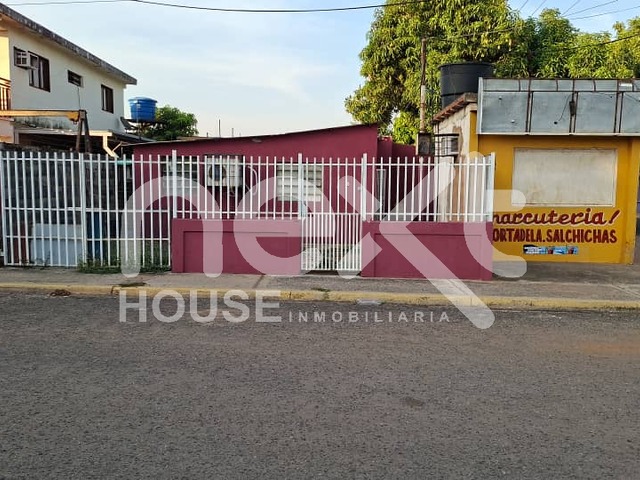#4211 - CASA COMERCIAL para Venta en Maracaibo - V