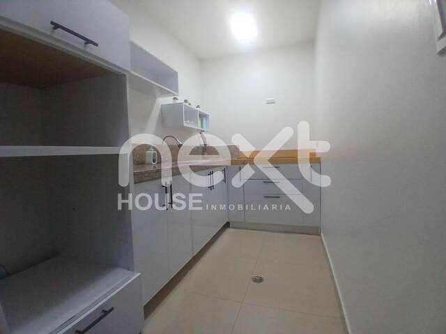 #4652 - EDIFICIO COMERCIAL para Venta en Cabudare - K