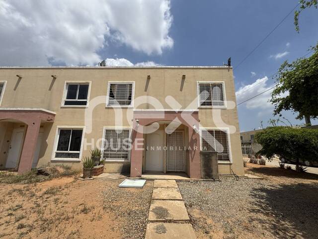 TOWNHOUSE para Venta en Maracaibo - 2