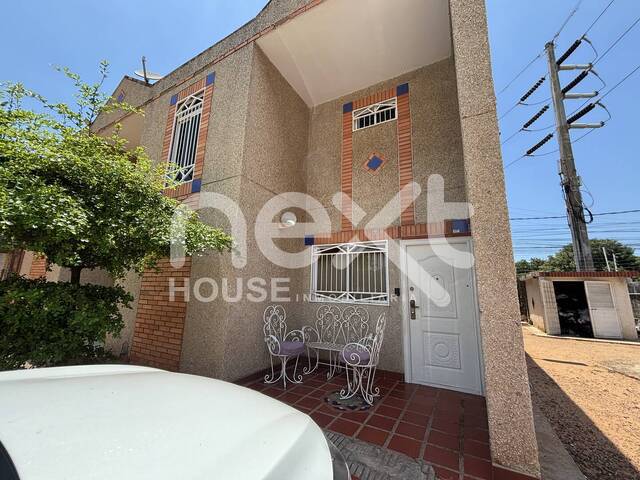 TOWNHOUSE para Alquiler en Maracaibo - 2