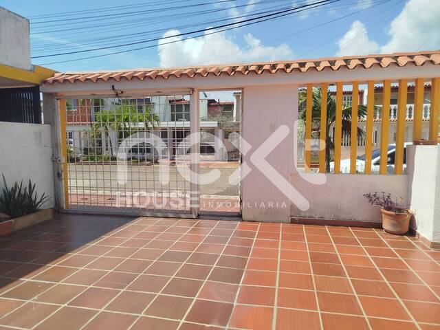 Venta en Lago Mar Beach - Maracaibo