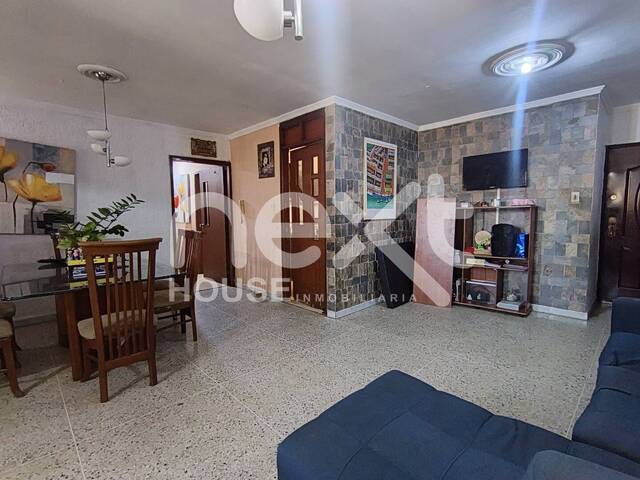 Venta en Avenida Goajira - Maracaibo